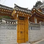 Cheong Yeon Jae Hanok Hotel