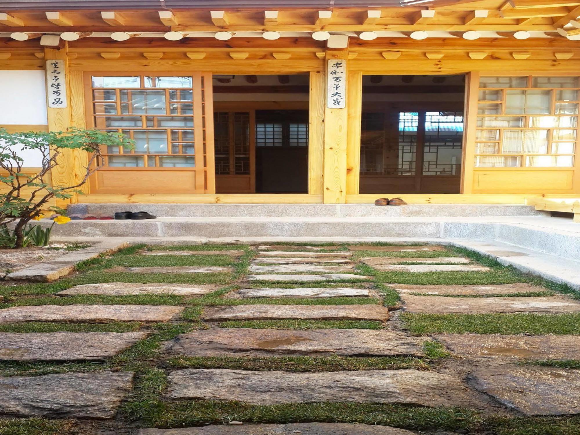 Cheong Yeon Jae Hanok Hotel 2* Seoul